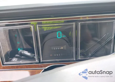 1989 Lincoln Town Car Cartier z USA, uszkodzony, nr VIN 1LNBM83F0KY600822